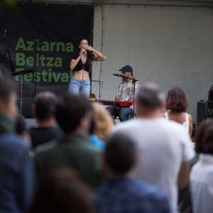 AztarnaBeltza_DON3744 (Med)