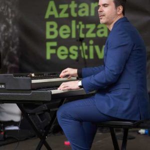 AztarnaBeltza_DON4037 (Med)